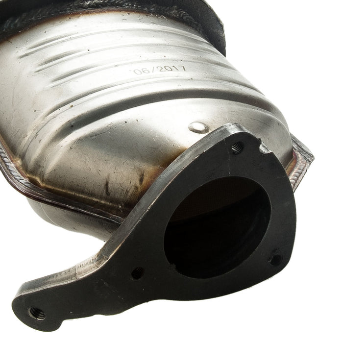 Catalytic Converter Compatible for 2004-08 Chevy Malibu Ecotec L61 I4 2.2L Compatible for Saturn